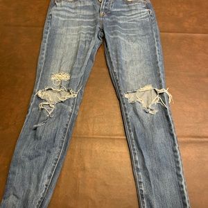 HIGH WAISTED MOM AE JEANS